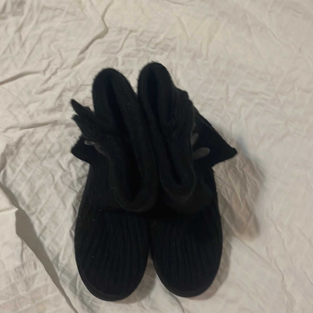 Black sweater uggs!